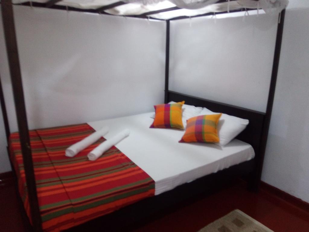 The Sea House Hotel Kudapaduwa Exterior photo