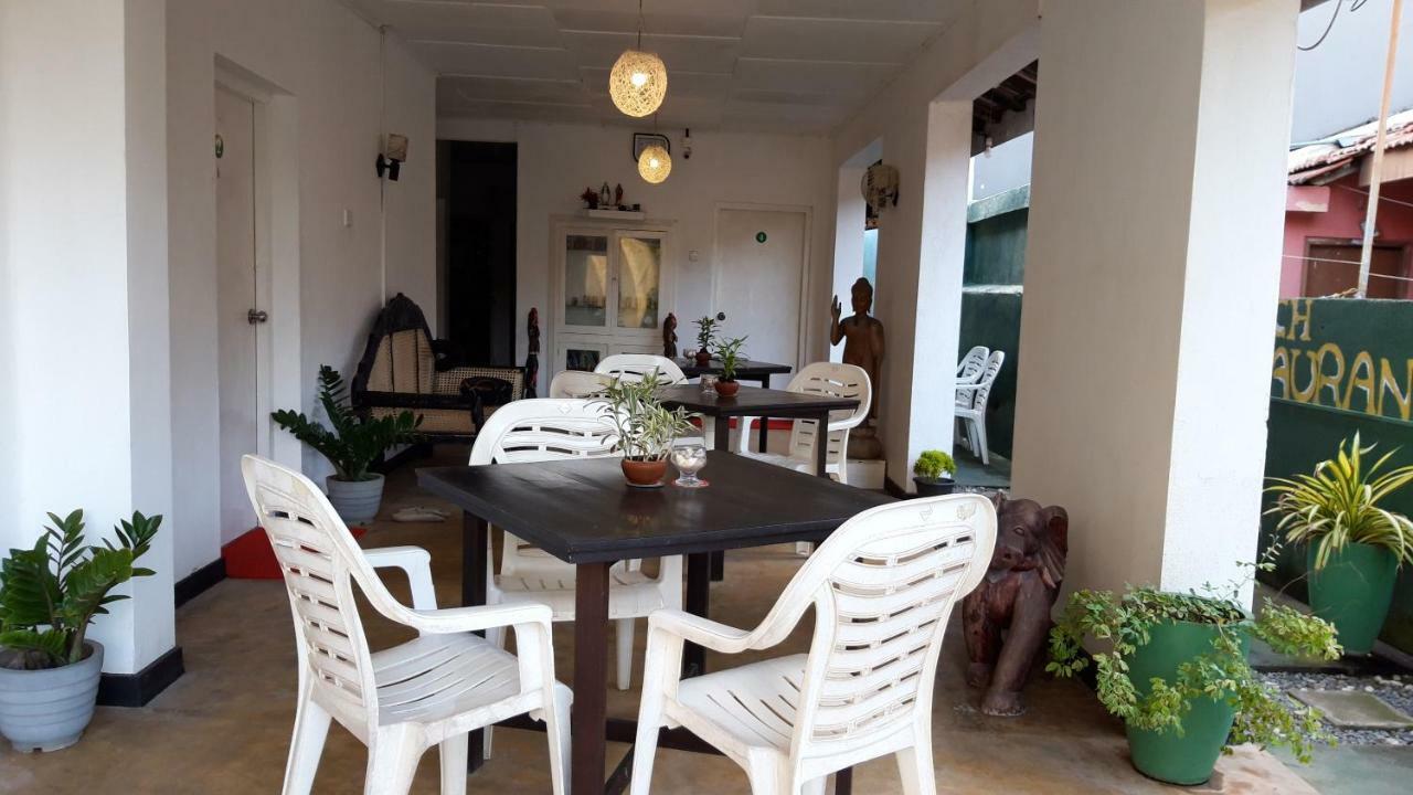 The Sea House Hotel Kudapaduwa Exterior photo